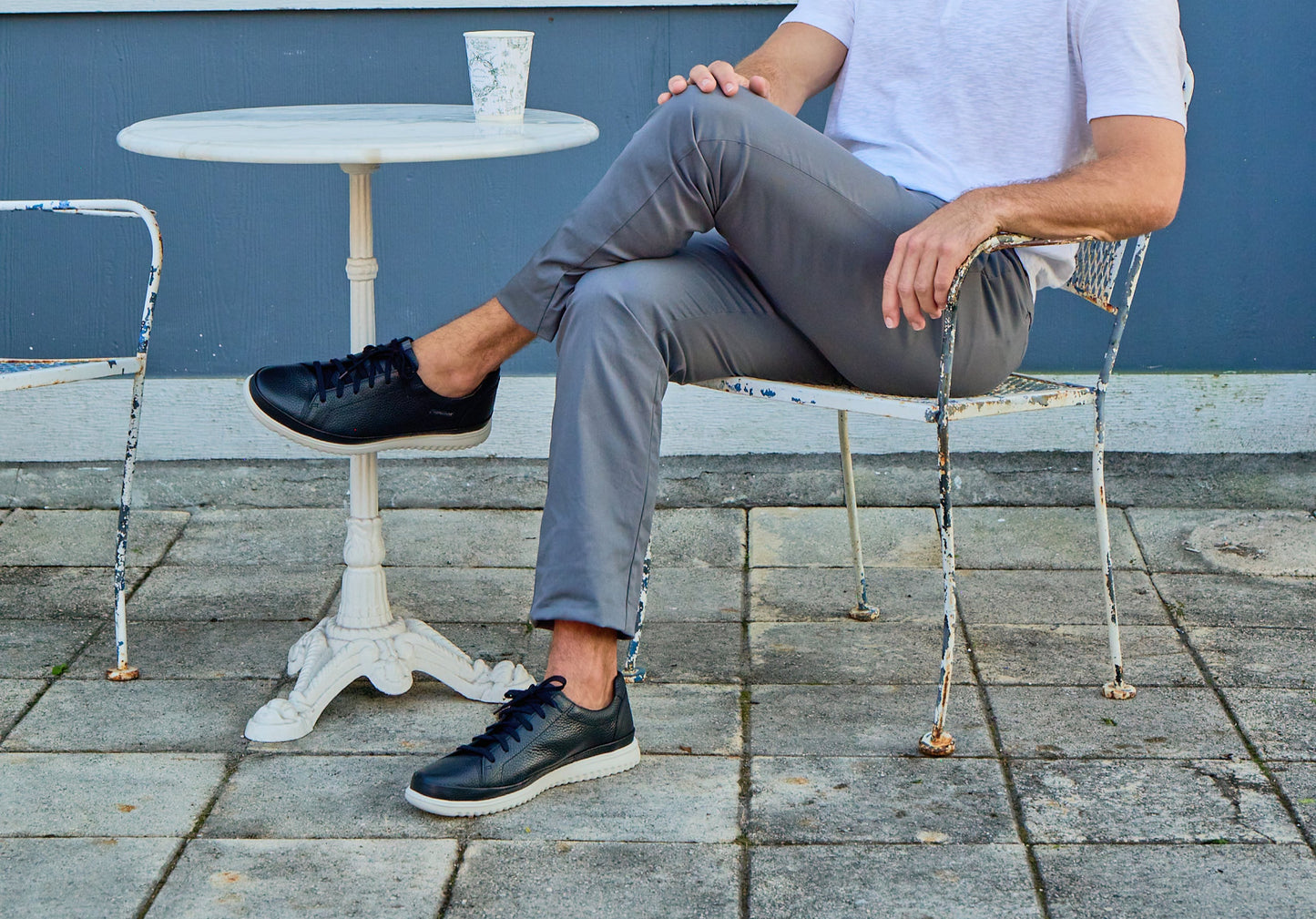 Thomas - Black/White